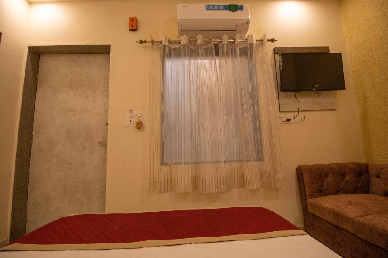 Hotel Aayat Palace Jaipur Extérieur photo